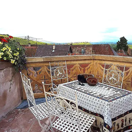 ADRIHOF à Riquewihr, Cour de l'Abbaye d'Autrey-2